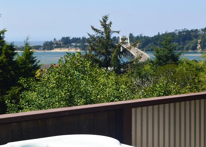 < 1 Mi To Port Of Alsea: Inviting Gem W/ Views!
