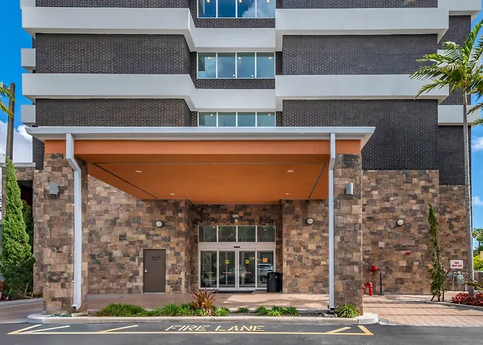 Comfort Suites Fort Lauderdale Airport & Cruise Port