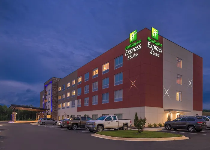 Holiday Inn Express & Suites Farmville By Ihg