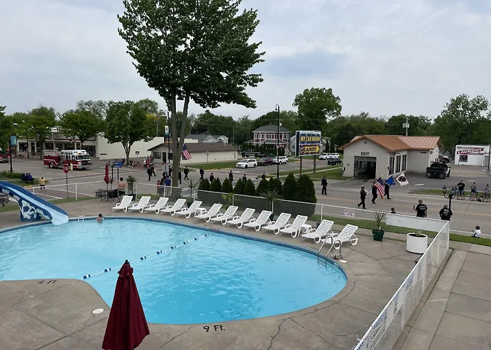 Colonial Motel