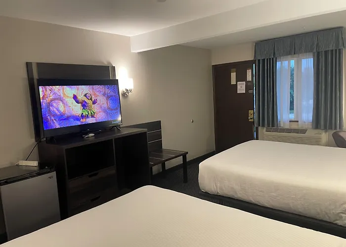 Landmark Inn