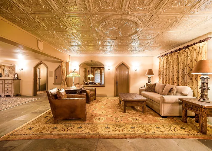 Highlands Castle Overlooking Lake George Plus 2 Other Castles & Suites