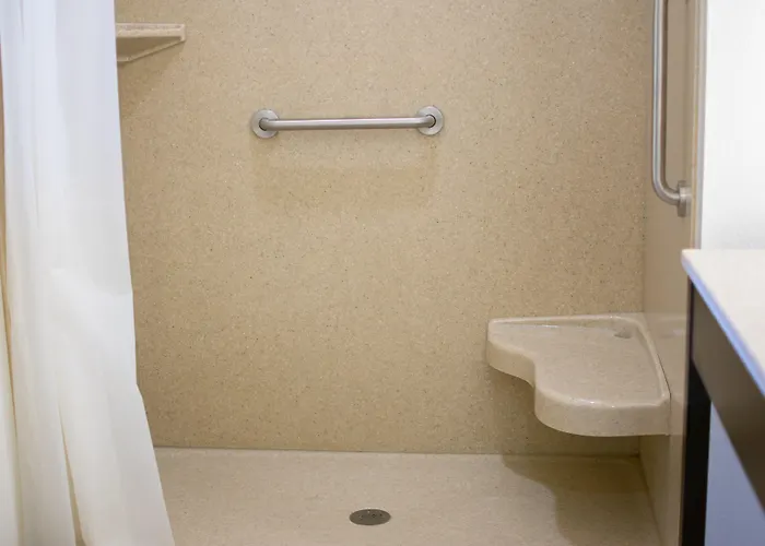 Boarders Inn & Suites By Cobblestone Hotels - Syracuse