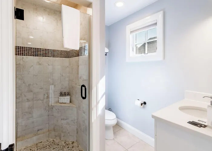 The Newport Lofts - 410 Thames Street