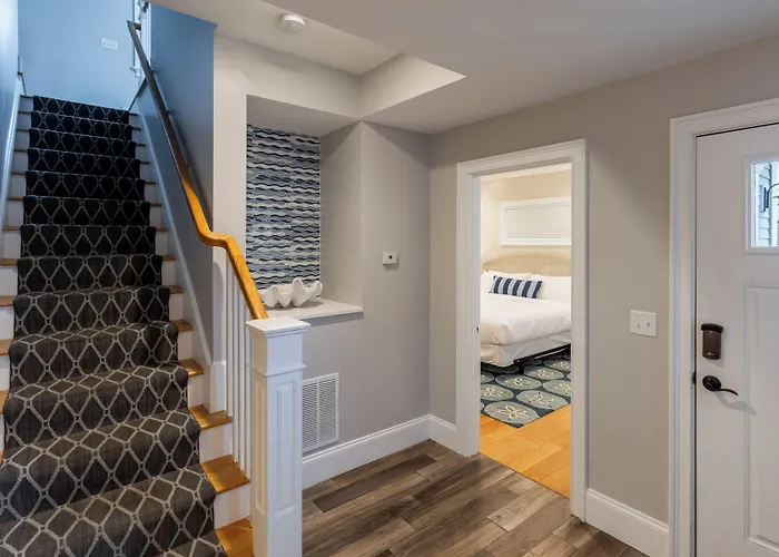 The Newport Lofts - 611 Thames Street