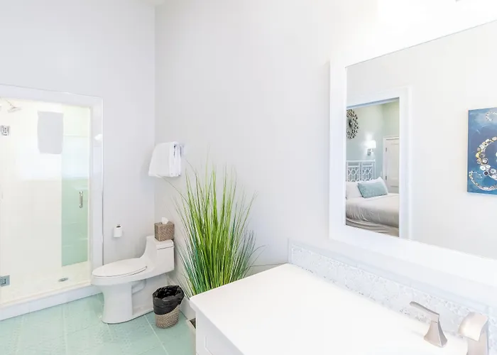 The Newport Lofts - 359 Thames Street