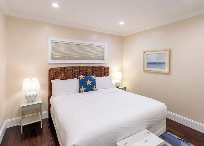 The Newport Lofts - 546 Thames Street