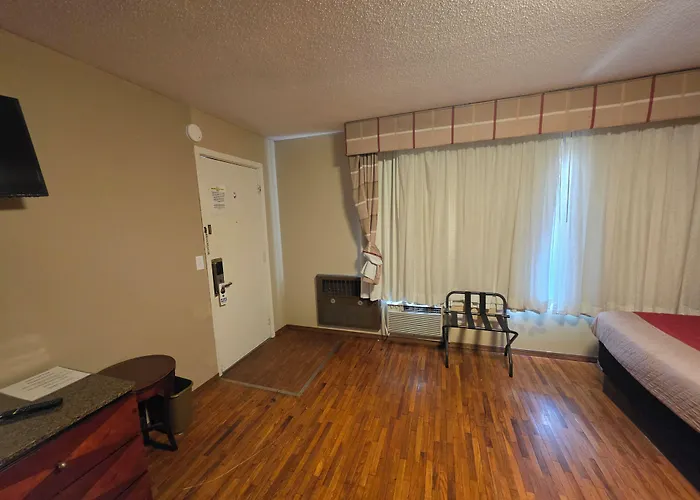 Eastwood Inn Of Wadena
