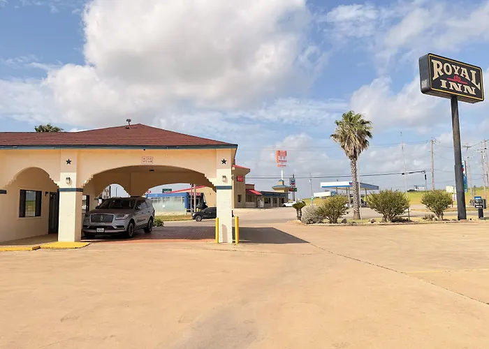 Royal Inn Pearsall
