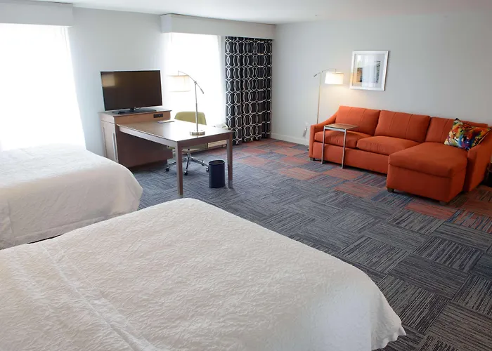 Hampton Inn & Suites Bay City