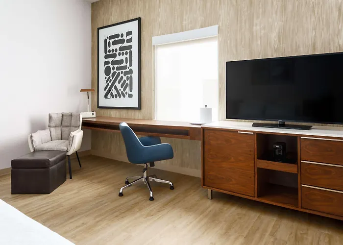 Hampton Inn & Suites Santa Monica