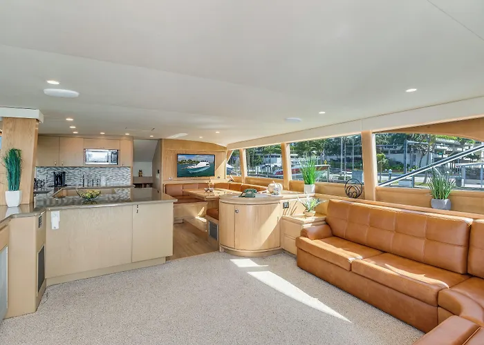 Tavern On The Bay Hotel - Frank Sinatra Suite