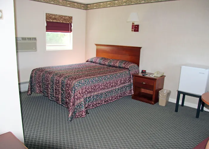 Potsdam Inn