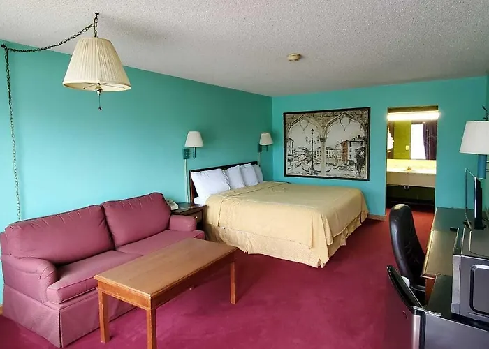 Gray Plaza Motel West Frankfort