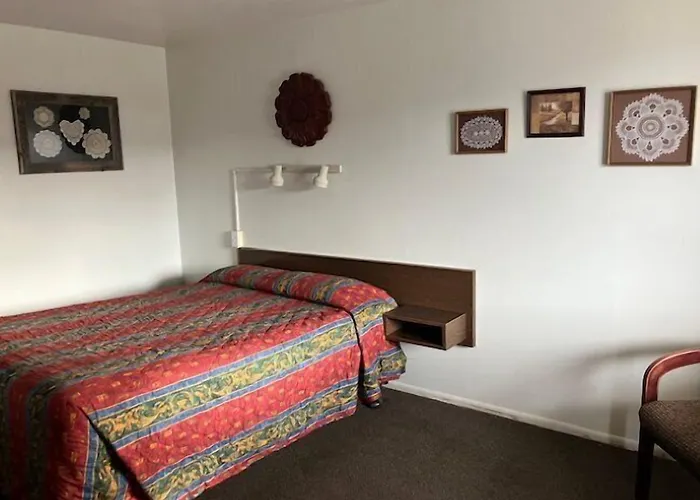 Tops Motel