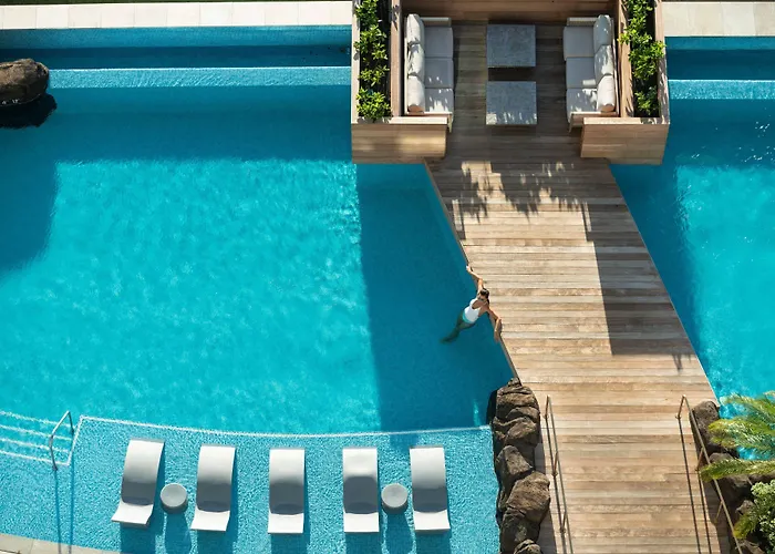 The Ritz-Carlton Residences, Waikiki Beach Hotel