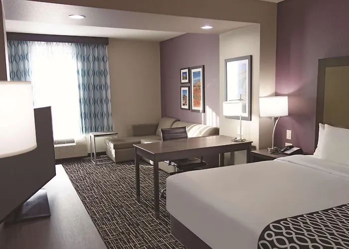 La Quinta By Wyndham Pampa