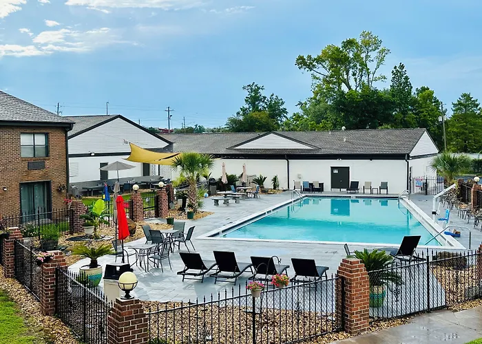 At Home Inn - Pensacola