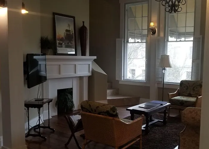 Union Square Guest Quarters