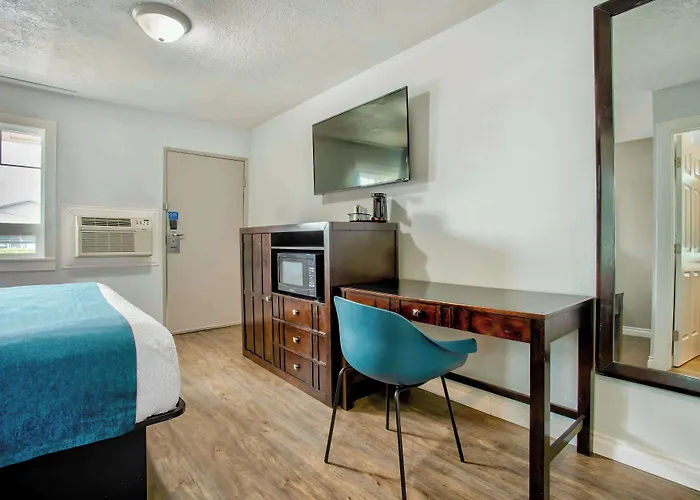Studio 6 Suites - Albany, Or
