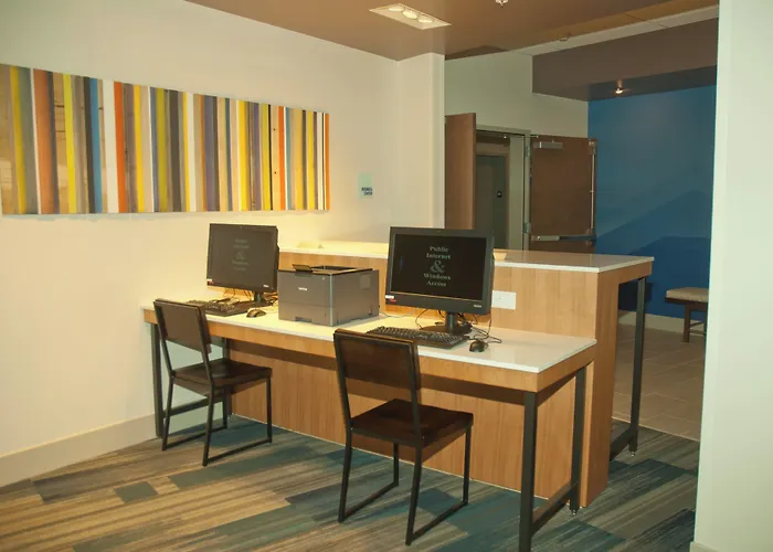 Holiday Inn Express Hotel & Suites Decatur