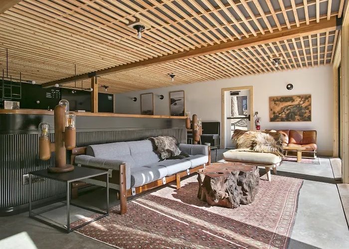 The Coachman Hotel