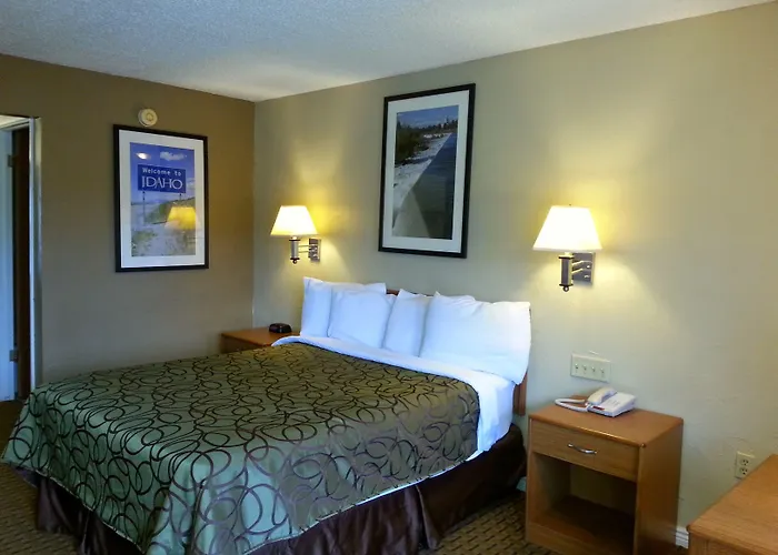 Motel West