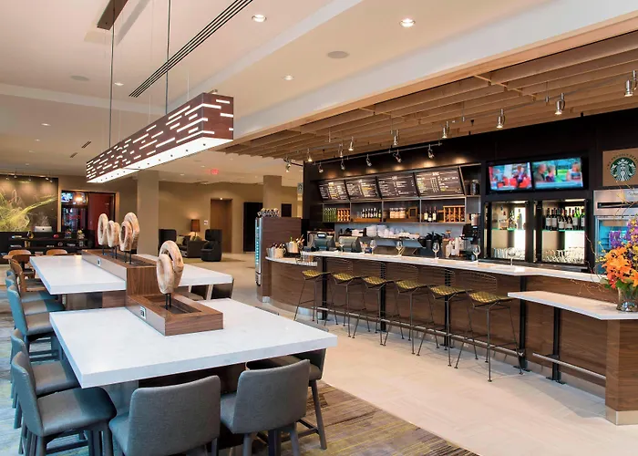 Courtyard By Marriott Holland Downtown