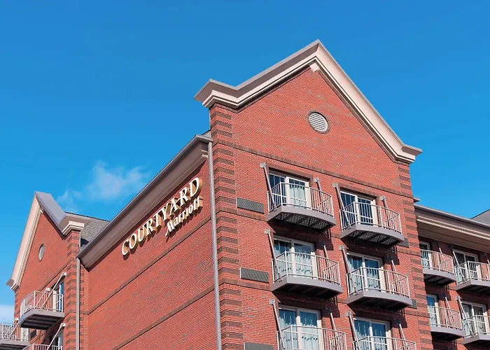 Courtyard By Marriott Holland Downtown
