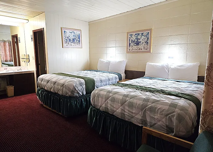 Town House Motor Inn