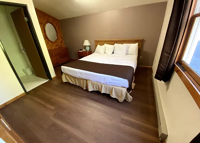 Woodland Inn & Suites