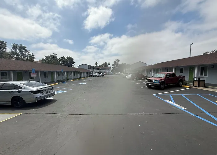 Hi-Way Host Motel