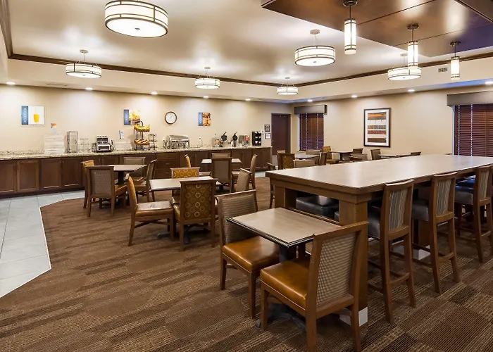 Best Western Plus Lincoln Inn & Suites