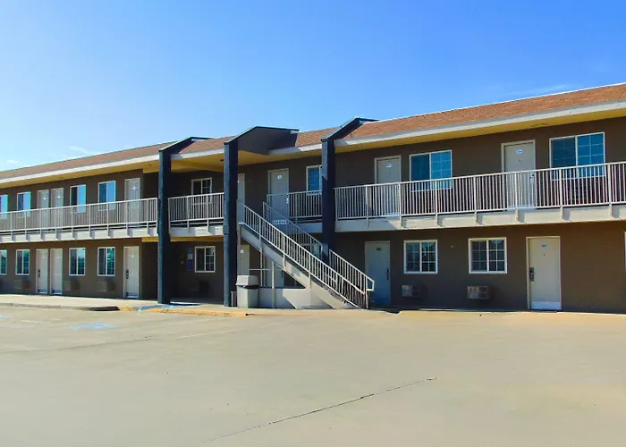 Corcoran Country Inn