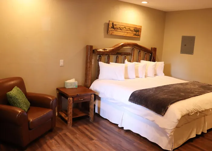 Evergreen Motel