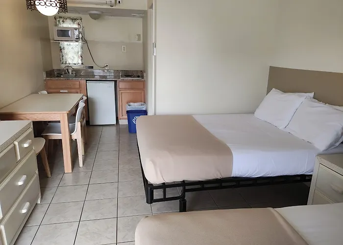 Condor Motel - Beach Block