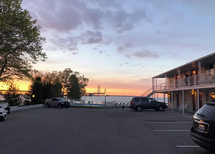Riviera Motel