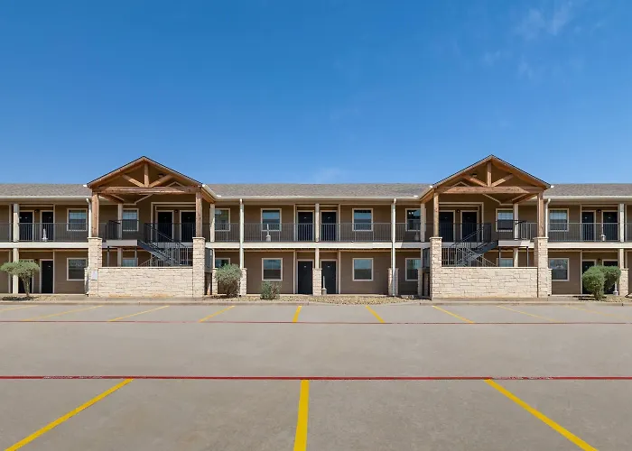 Eagle'S Den Suites Big Spring A Travelodge By Wyndham