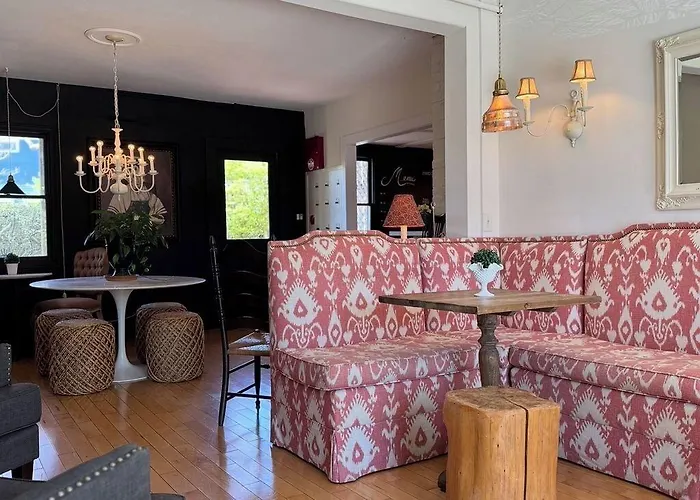 Salt House Inn