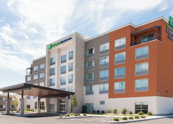 Holiday Inn Express & Suites Sandusky By Ihg
