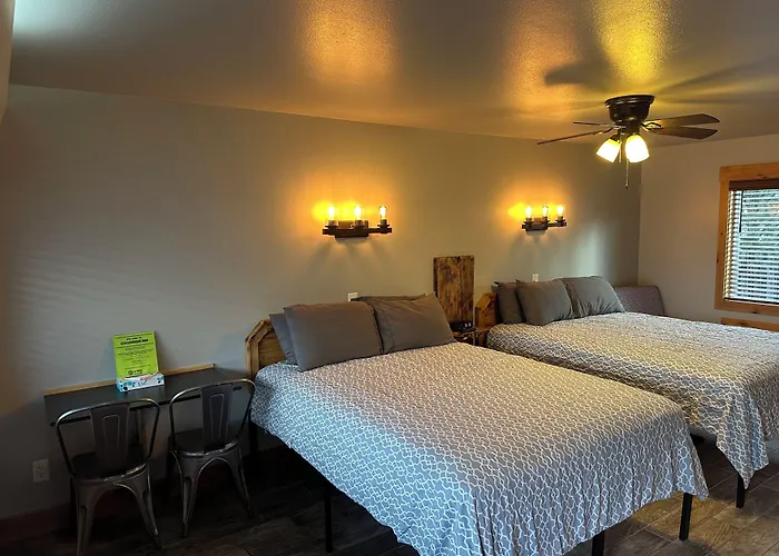 Columbine Inn (Adults Only)