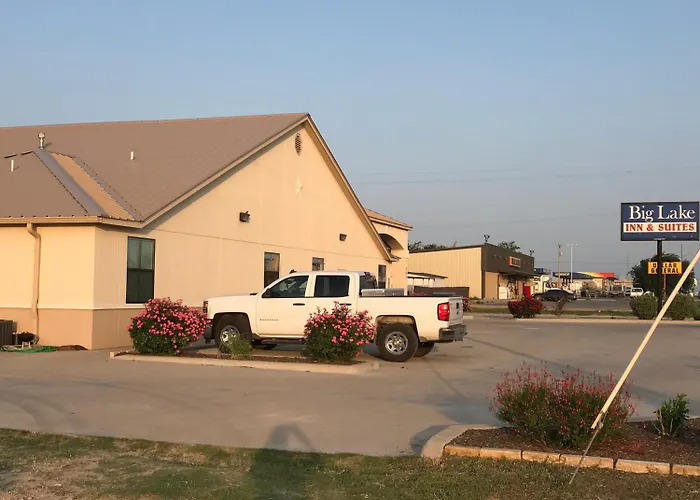 Big Lake Inn And Suites