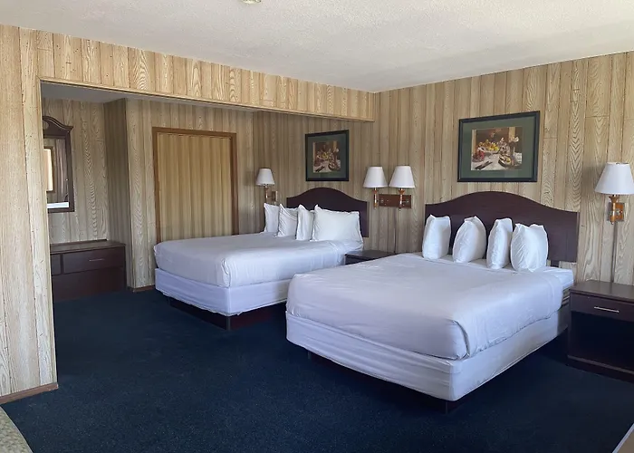 Saddle & Surrey Motel