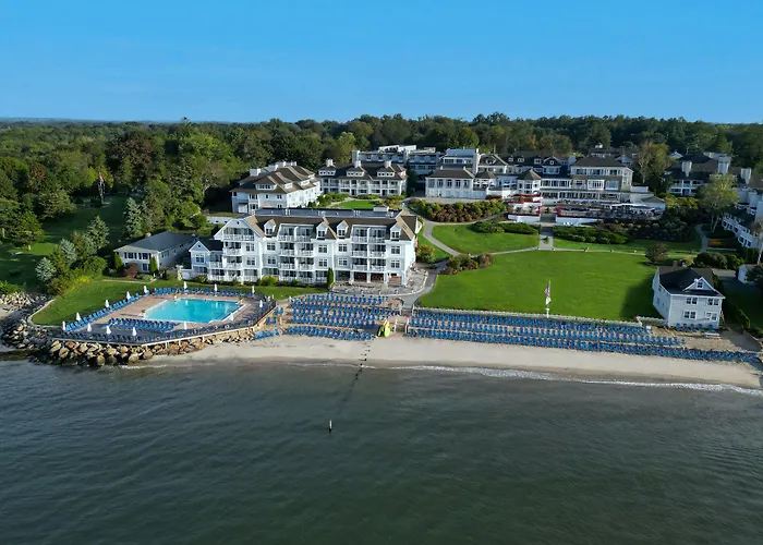 Water'S Edge Resort & Spa