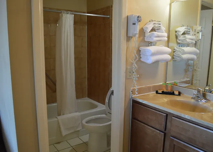 Tarpon Shores Inn
