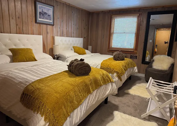 Silver Fork Lodge & Restaurant