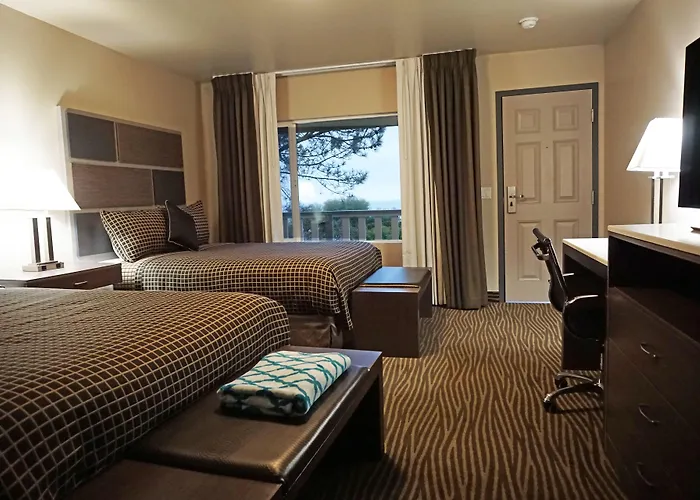 Crescent Bay Inn