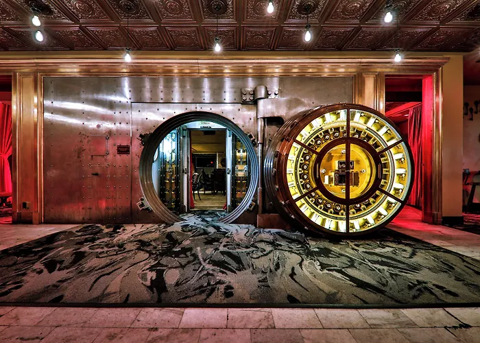 Metropolitan At The 9, Autograph Collection