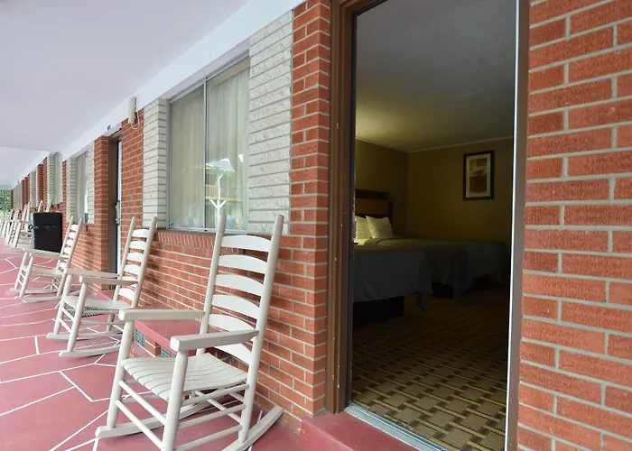 Travelowes Motel - Maggie Valley