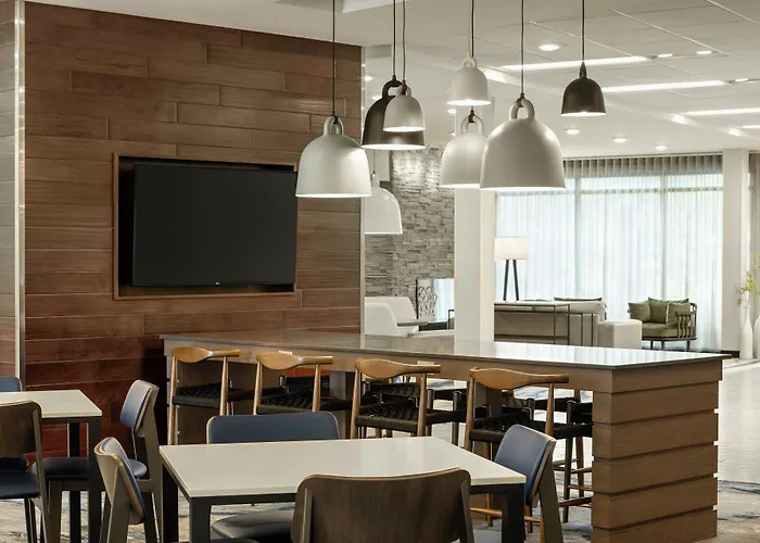 Fairfield Inn & Suites By Marriott St. Paul Northeast